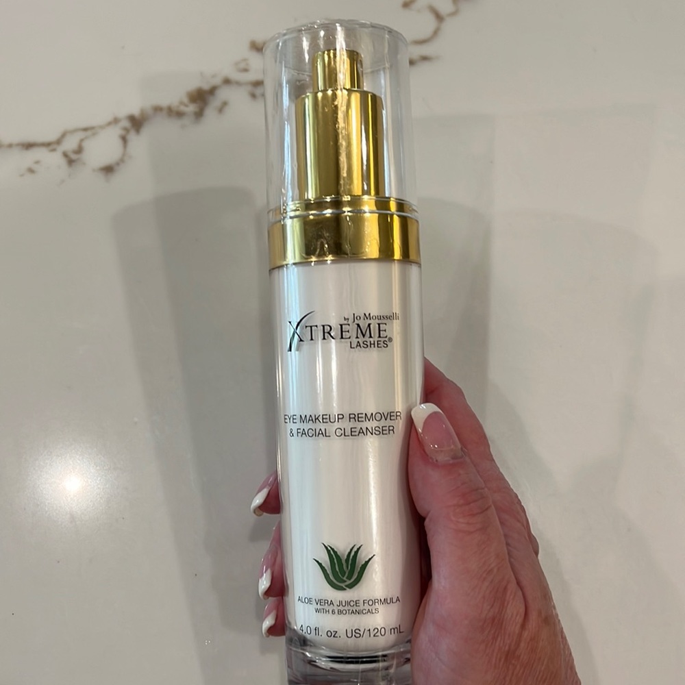 Brand new - never opened lash cleaner